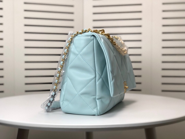 シャネルバッグ背面デザイン